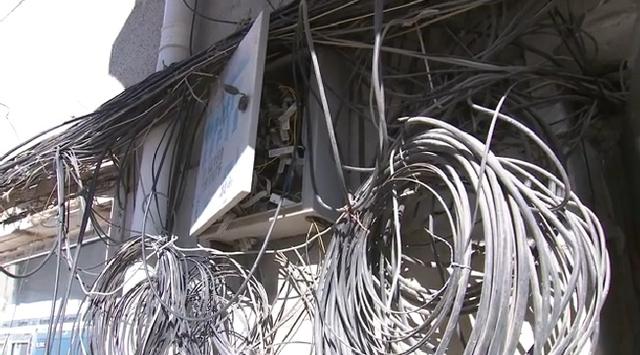 为报复同行 3男子将小区电缆剪断 致800户居民无法上网