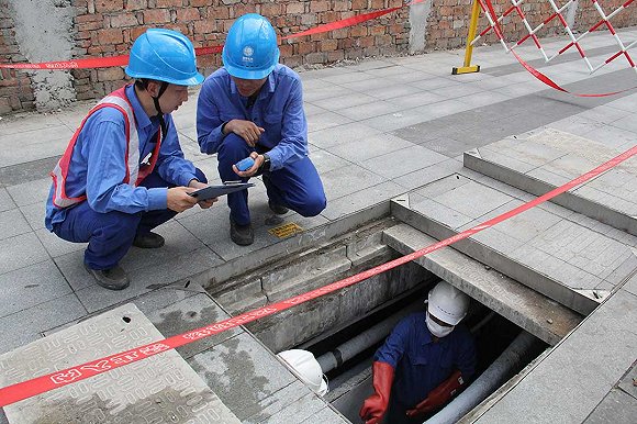 宁波供电公司为地下电通道砌筑“防火墙”