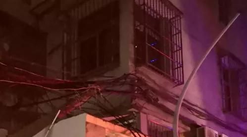 巨大碰撞声惊醒老香洲街坊！电水管均被破坏