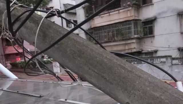 巨大碰撞声惊醒老香洲街坊！电水管均被破坏